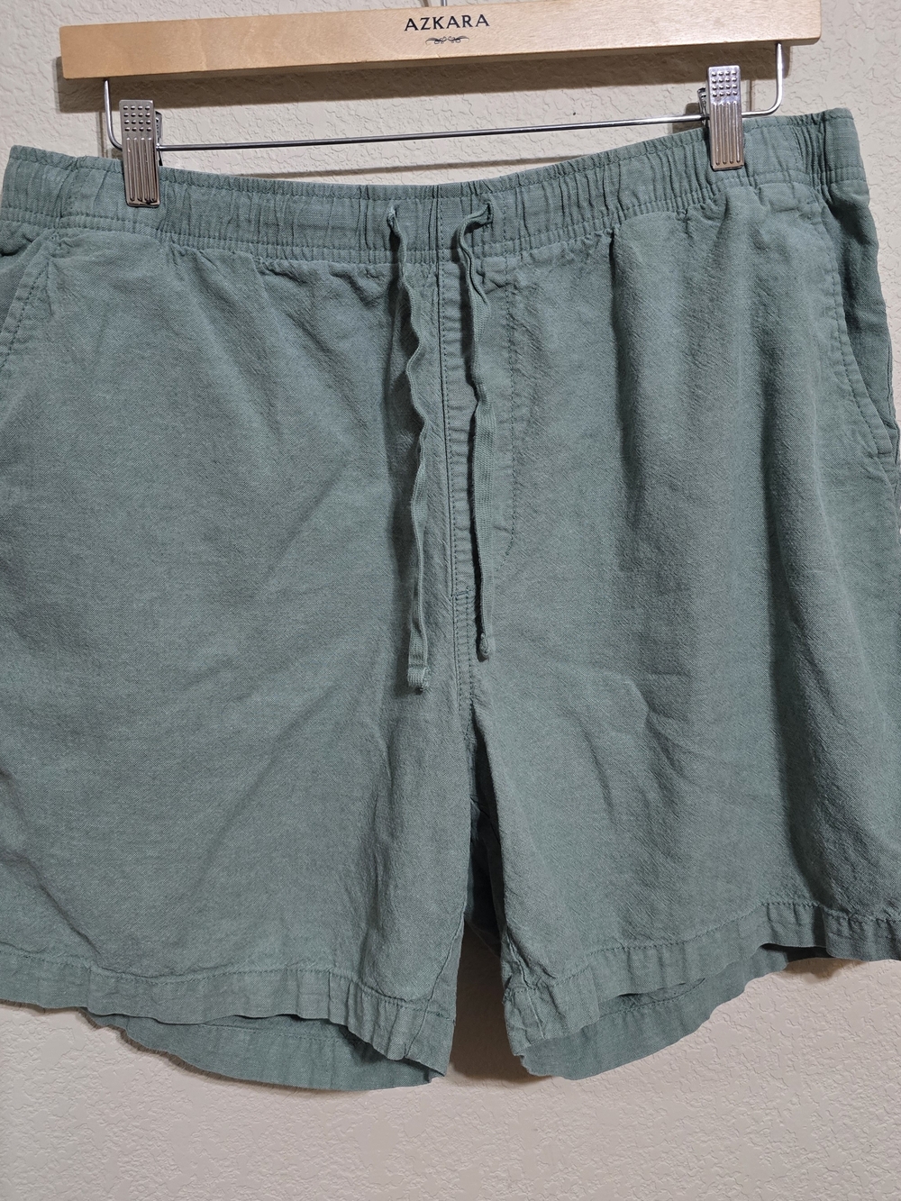 Old Navy Men’s Drawstring Shorts in Sage